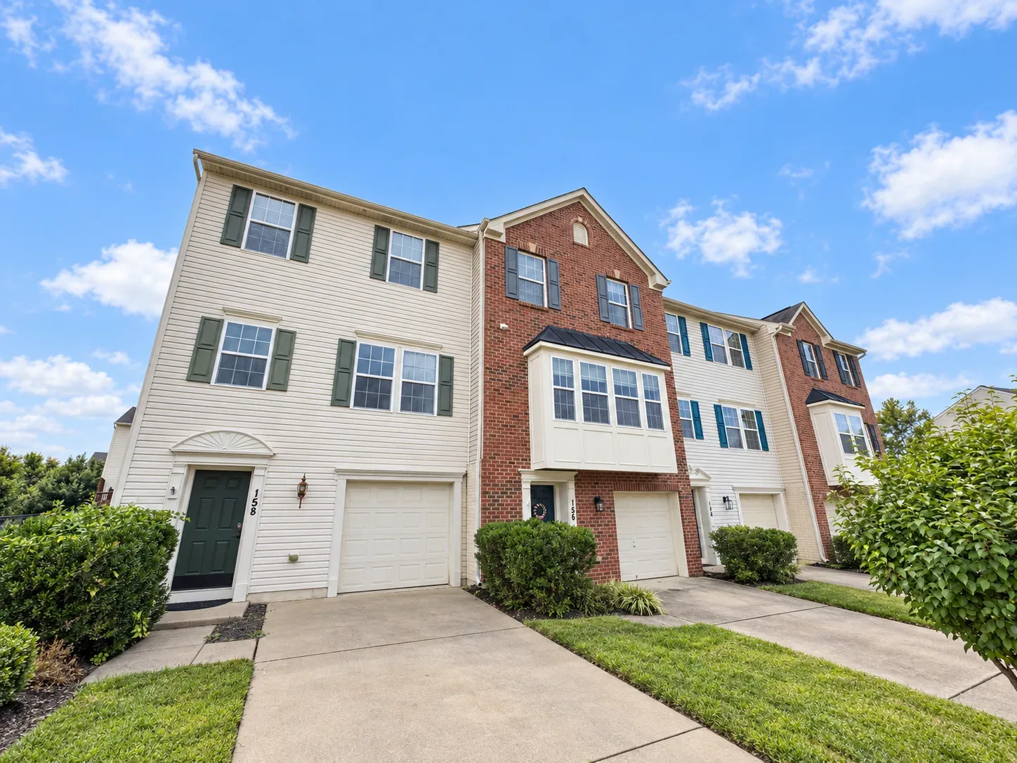 Townhouse exterior facade at 158 Short Branch Rd in Stafford VA