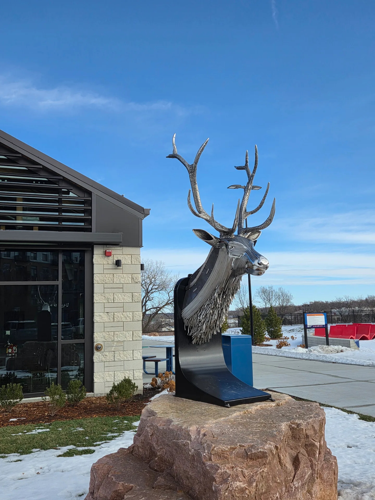 Outdoor elk sculpture at the Lodge at Jacobson's Plaza in Sioux Falls