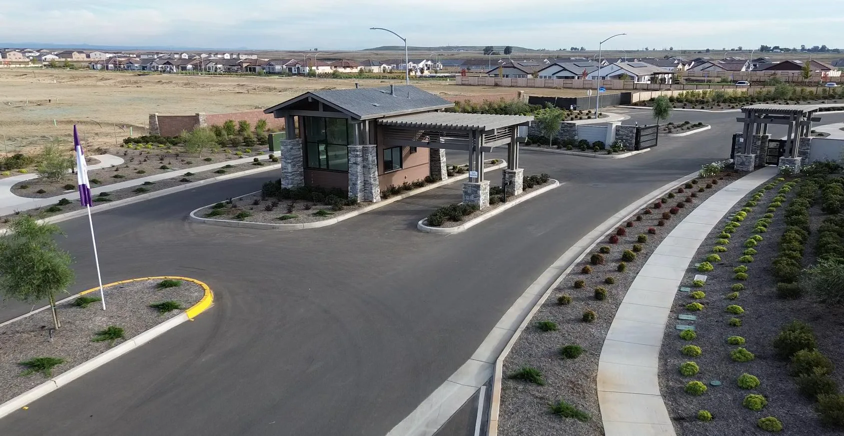 The gated entry to Four Seasons at The Ranch, the K. Hovnanian 55+ community in Rancho Cordova, California