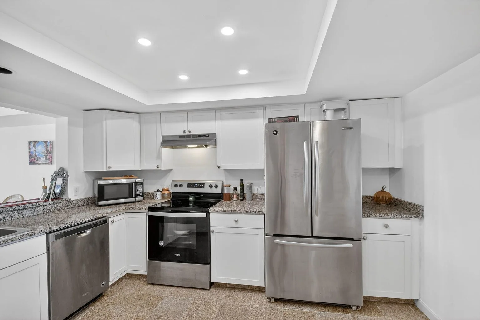 Modern kitchen at 7030 Half Moon Circle #117, Hypoluxo