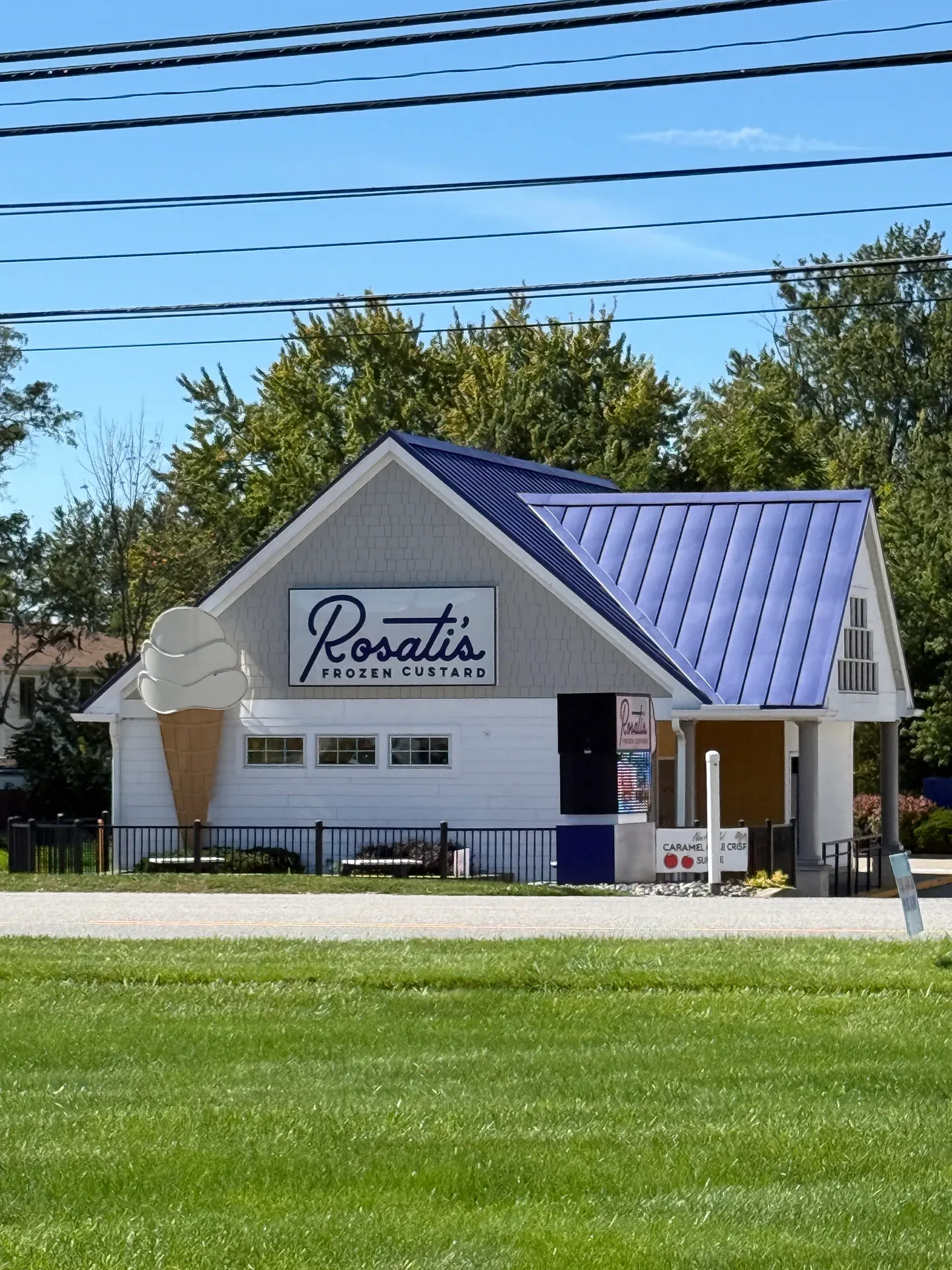 Rosati's Frozen Custard exterior with its ice cream cone sculpture in Brunswick, Ohio