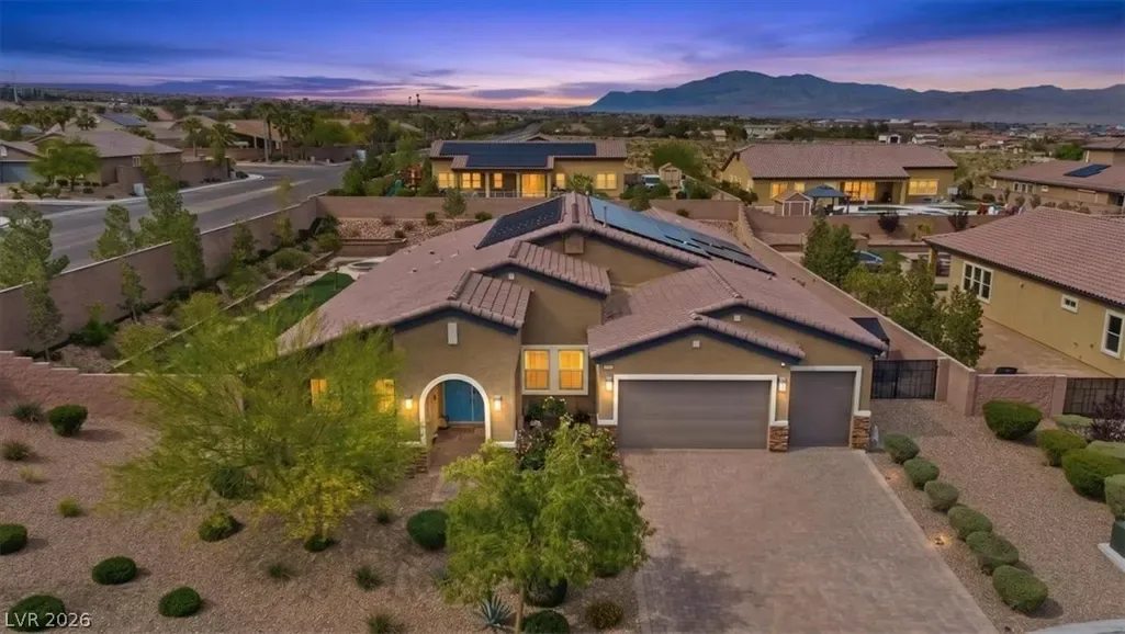 Should You Buy or Sell in Las Vegas During the Holidays?