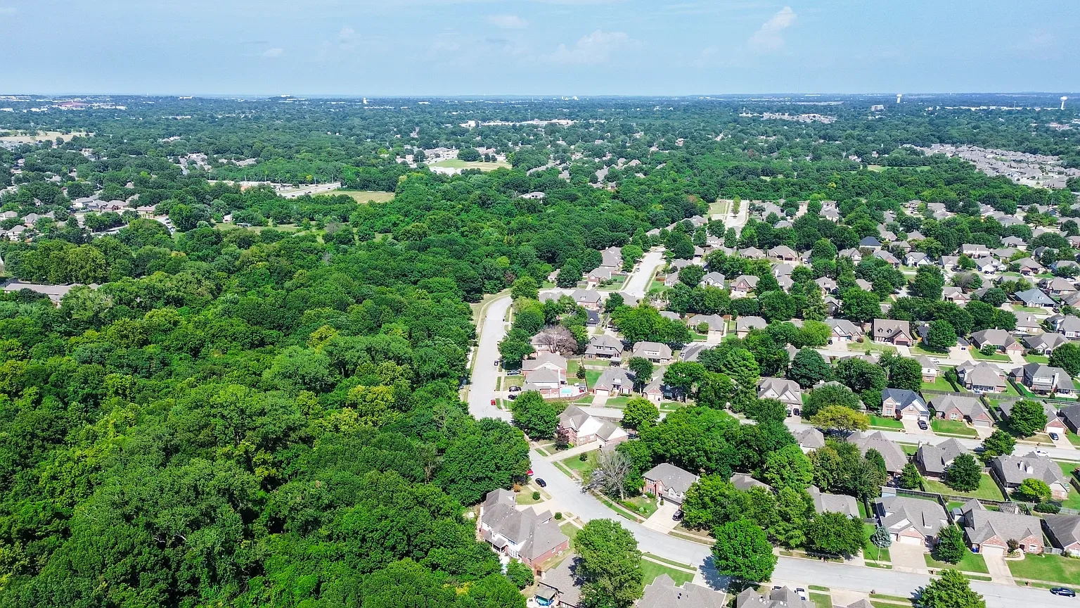 Property photo 4 of 13, 2400 S Willow Ave, Broken Arrow, OK luxury listing