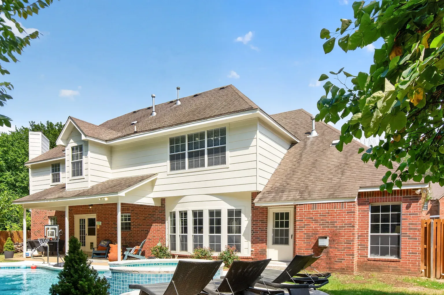 Property photo 7 of 13, 2400 S Willow Ave, Broken Arrow, OK luxury listing