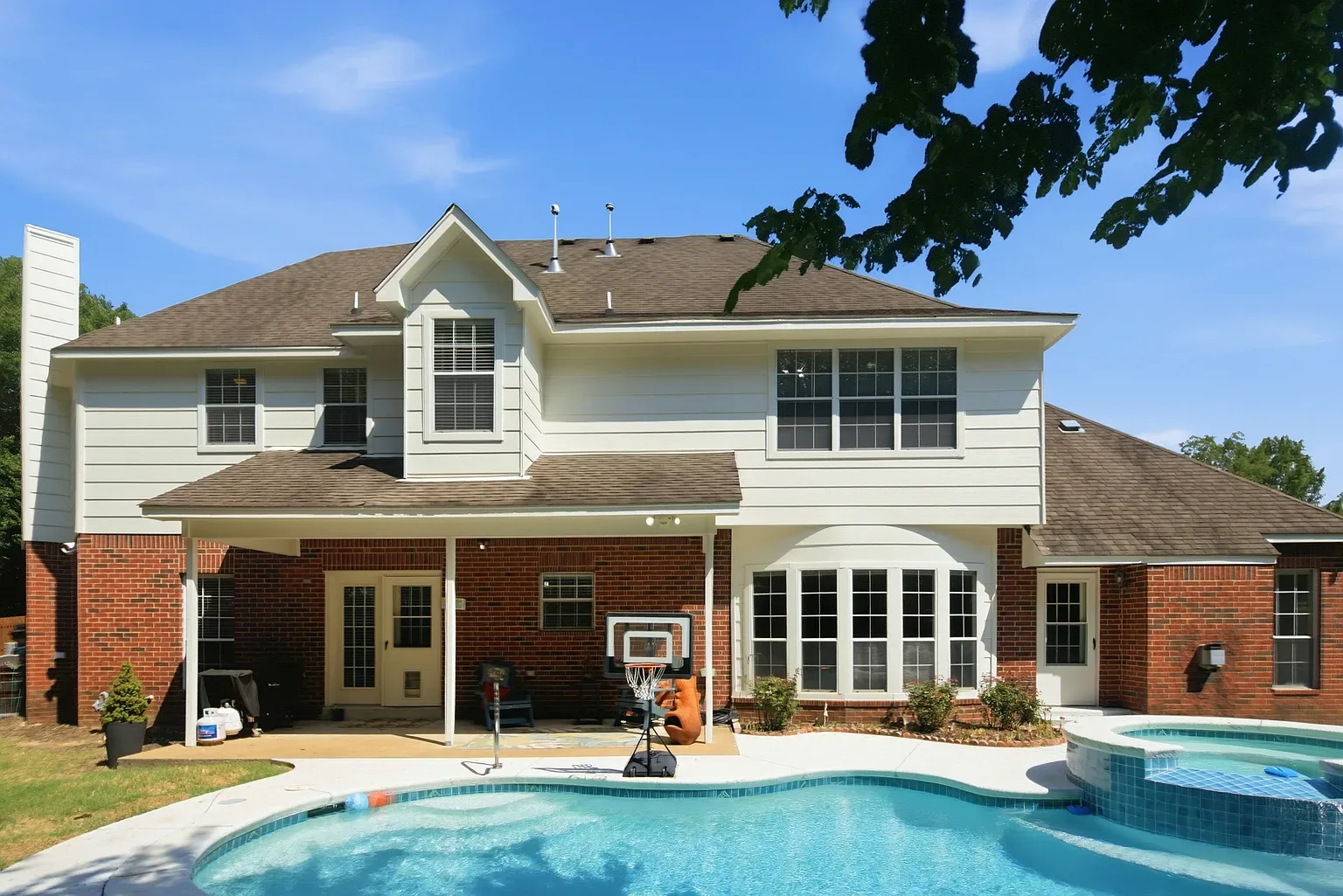 Property photo 5 of 13, 2400 S Willow Ave, Broken Arrow, OK luxury listing