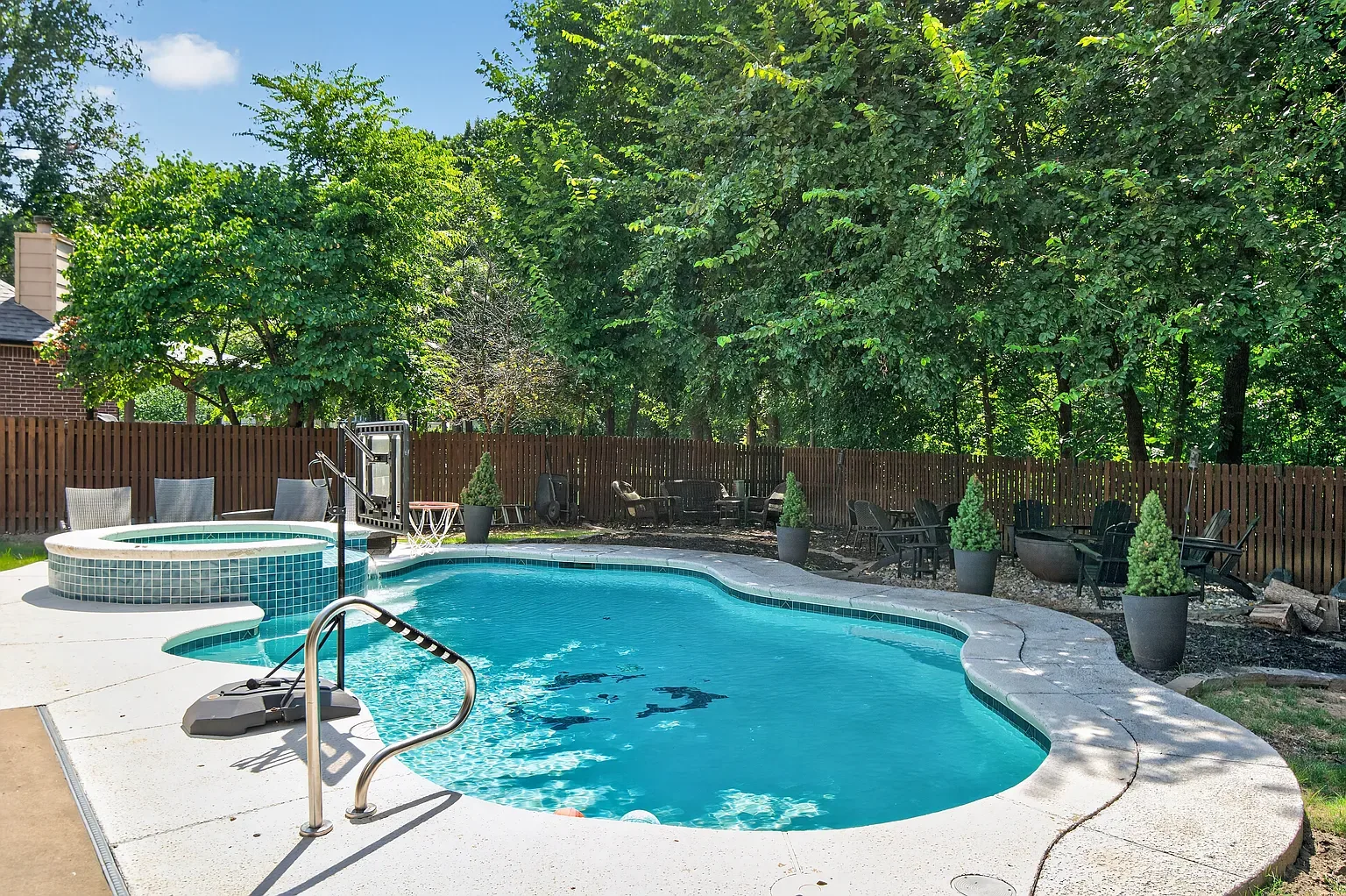 Property photo 6 of 13, 2400 S Willow Ave, Broken Arrow, OK luxury listing