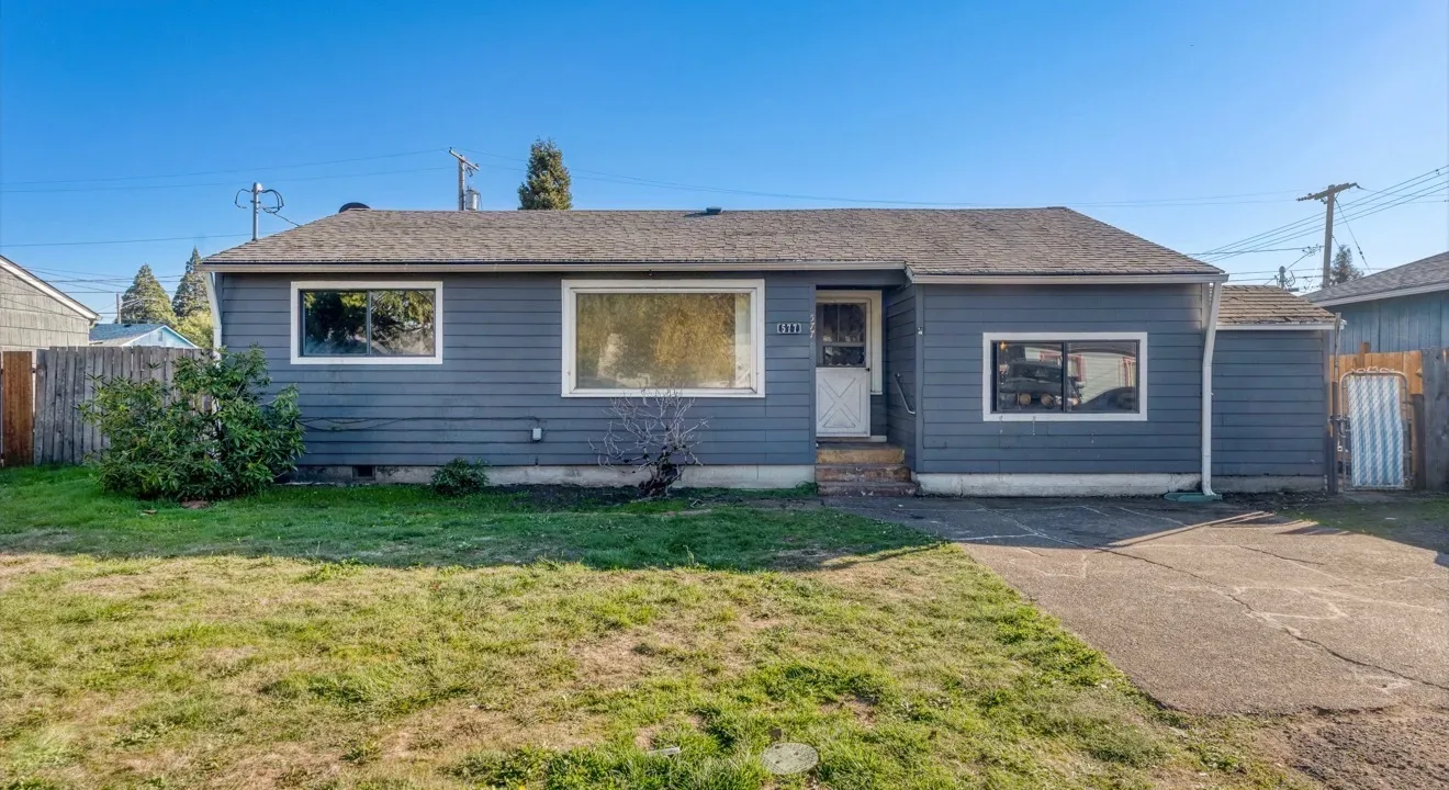 Exterior of the 1950 single-level ranch at 577 Pacific Ave, Springfield, Oregon