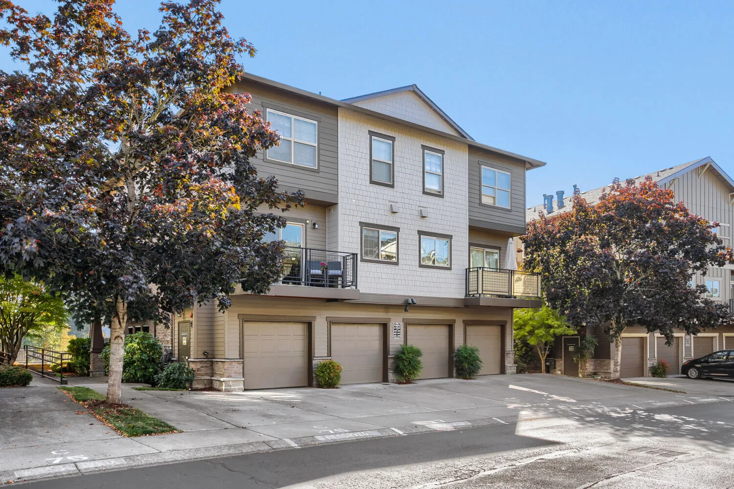 Exterior facade of the condominium at 648 NE Adwick Dr, Hillsboro, OR