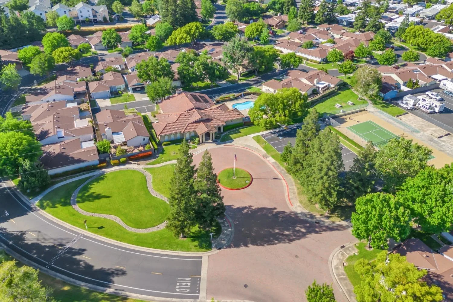 The clubhouse and pool at Sun Country, the 55+ active-adult community in Sacramento, California
