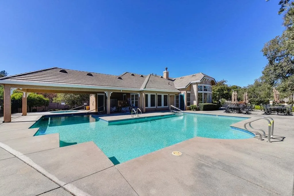 The outdoor pool at Versante, the 55+ active-adult community in El Dorado Hills, California