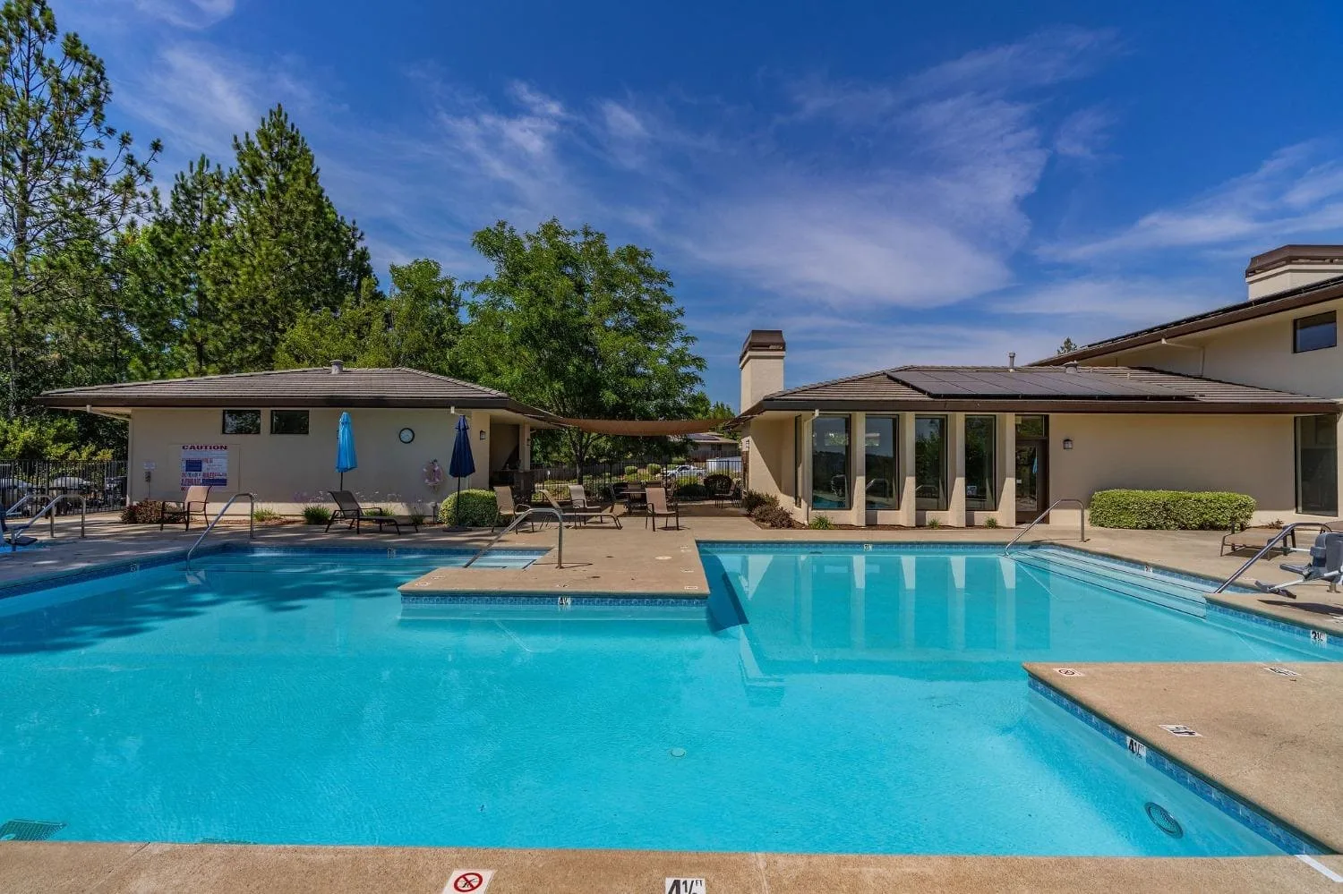 The resort pool and spa at Jackson View, the 55+ active-adult community in Jackson, California