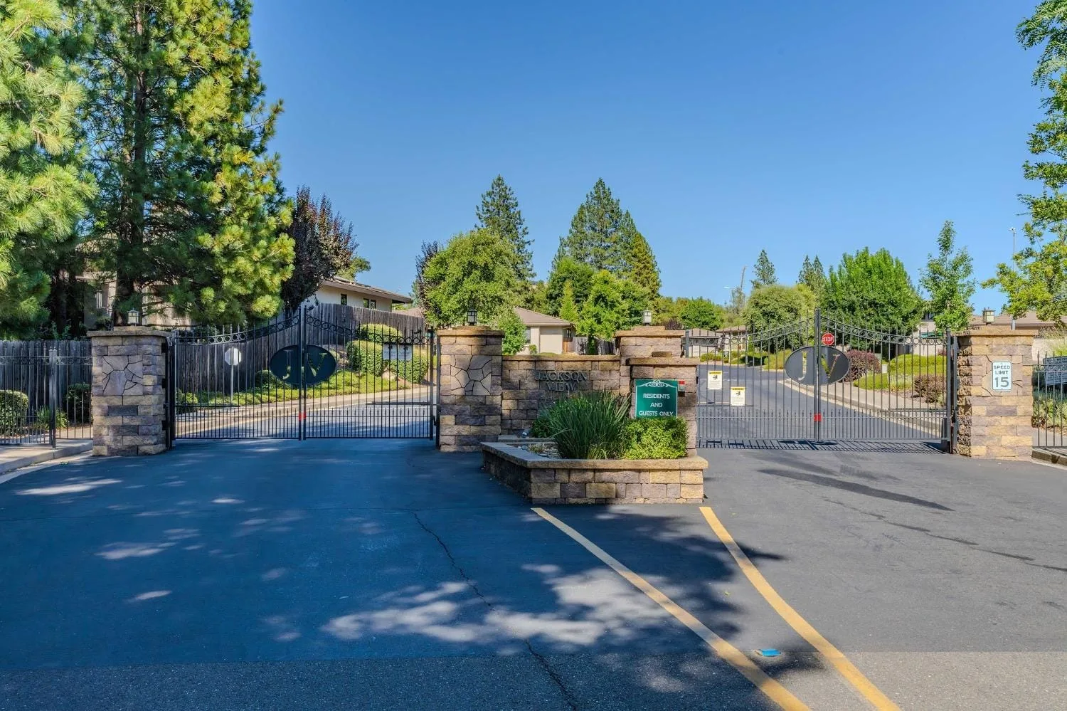 The gated entrance to Jackson View, the 55+ active-adult community in Jackson, California
