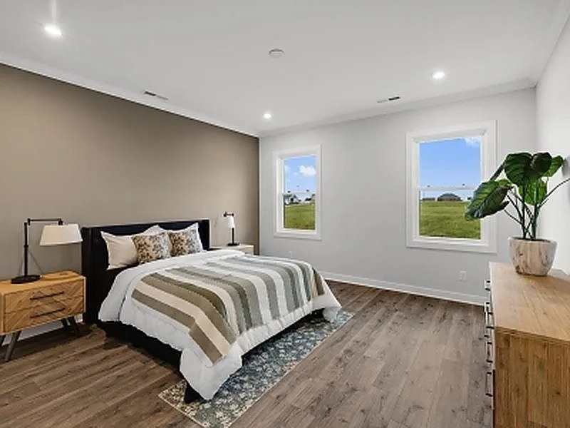Main-level primary bedroom