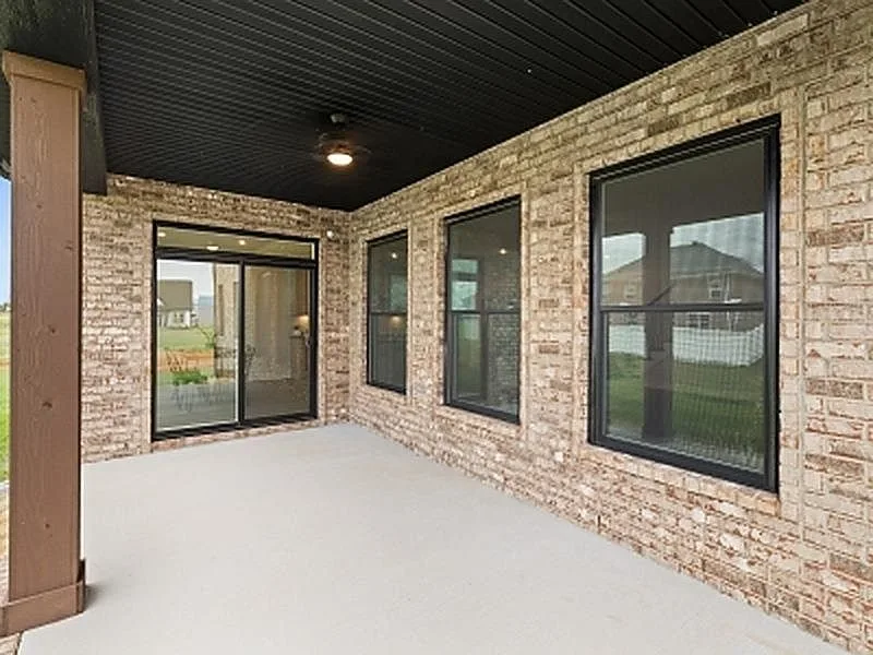 Listing photo 6