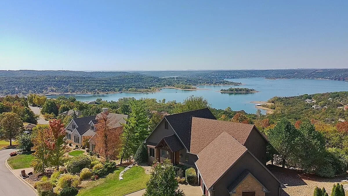 ACTIVE lake-view homesite in Emerald Pointe in Hollister, MO