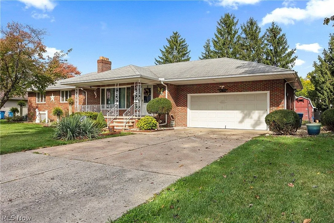 1426 W 40th St, Lorain, OH 44053, brick ranch home for sale by The Pinnacle Post Team