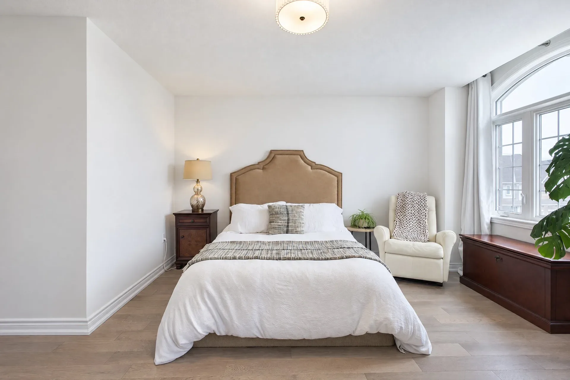 Primary suite: A calm, neutral retreat