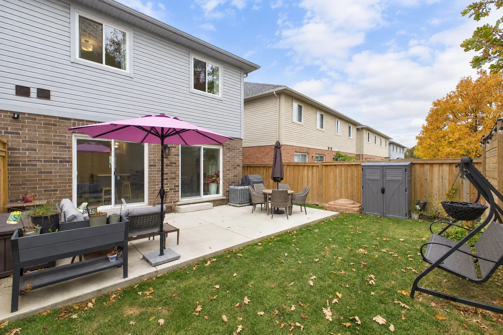 Rear yard: Patio, lawn and landscaping