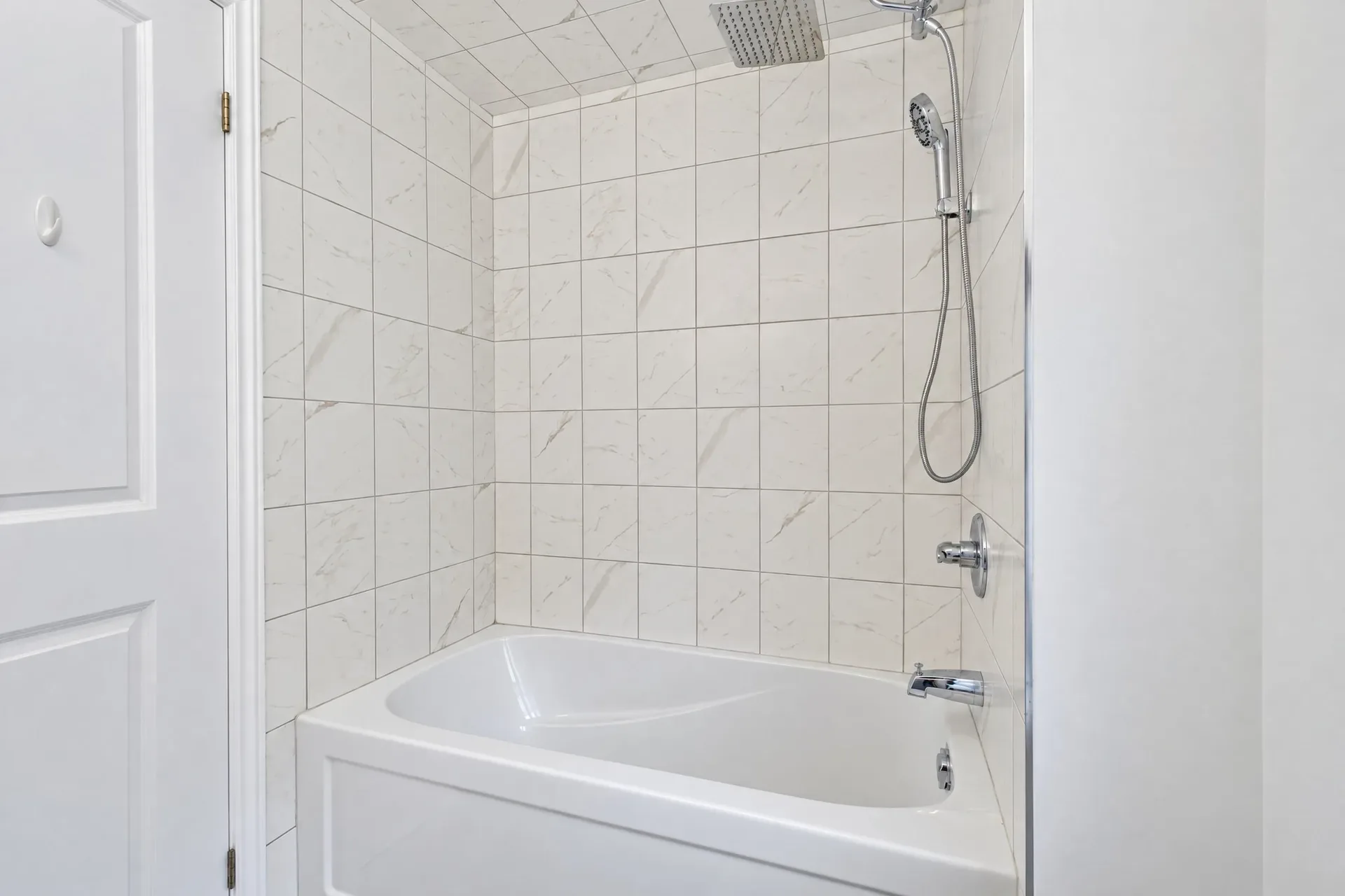 Family bath: Shower and tub combo with rain head