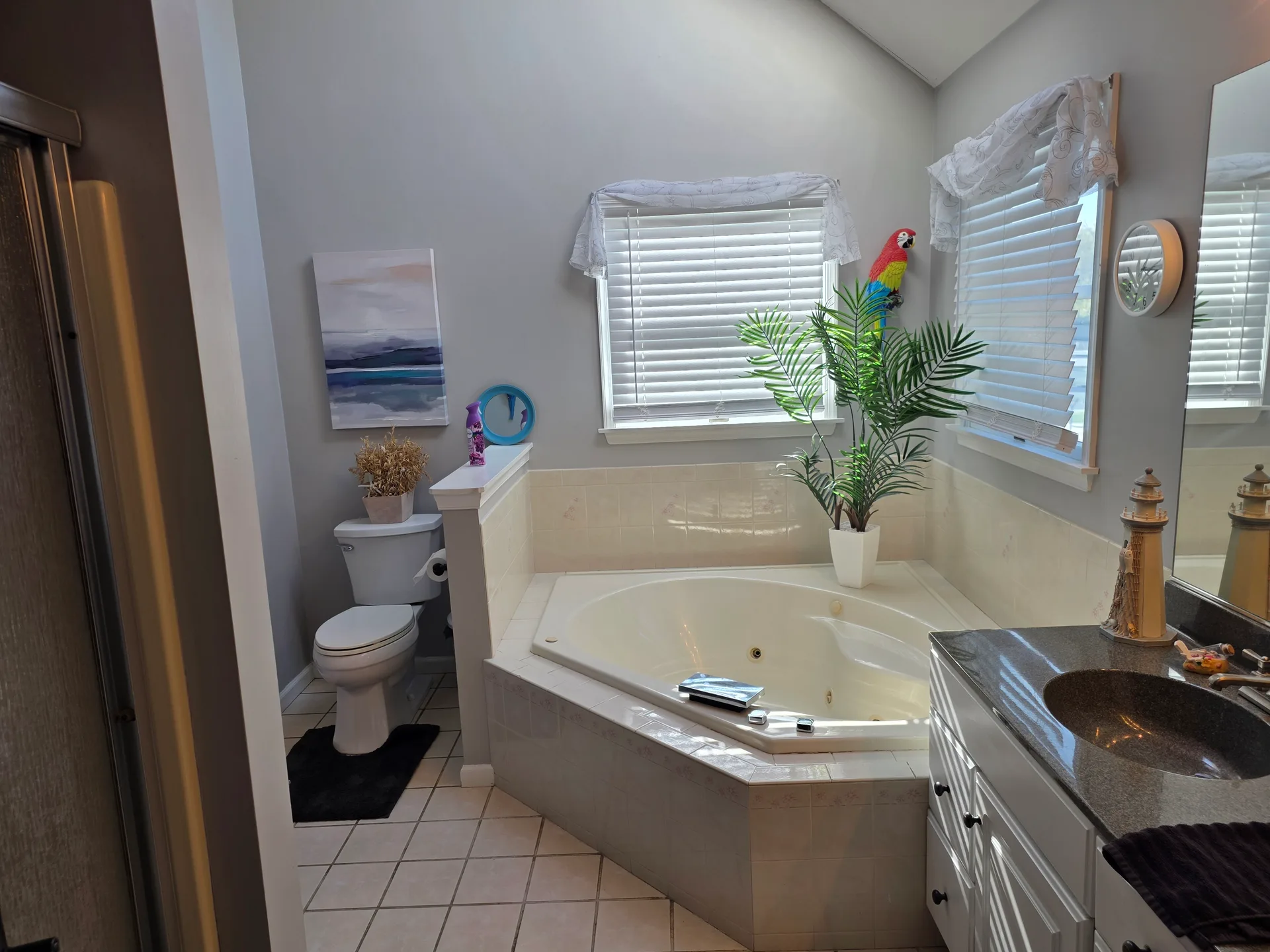 Jetted tub in the primary bathroom at 1906 Grouse Court, Forks Township PA