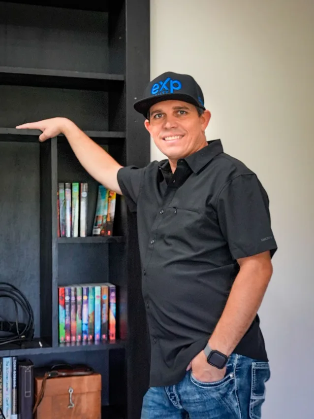 Travis Wright, REALTOR specializing in Lawton new construction
