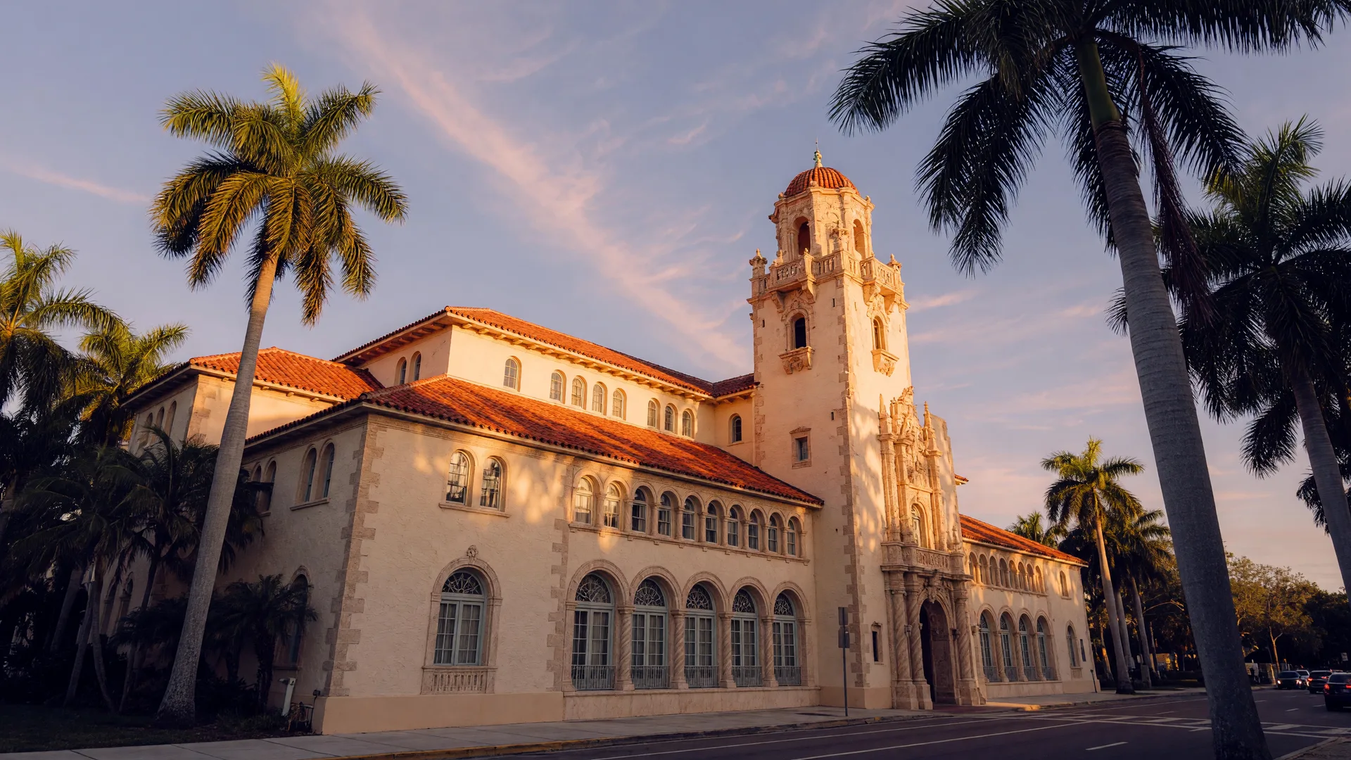 This Week on the Gulf Coast: Kings of Queen at the Opera House, Ronn McFarlane at the Art Museum & a Full Weekend of Live Music