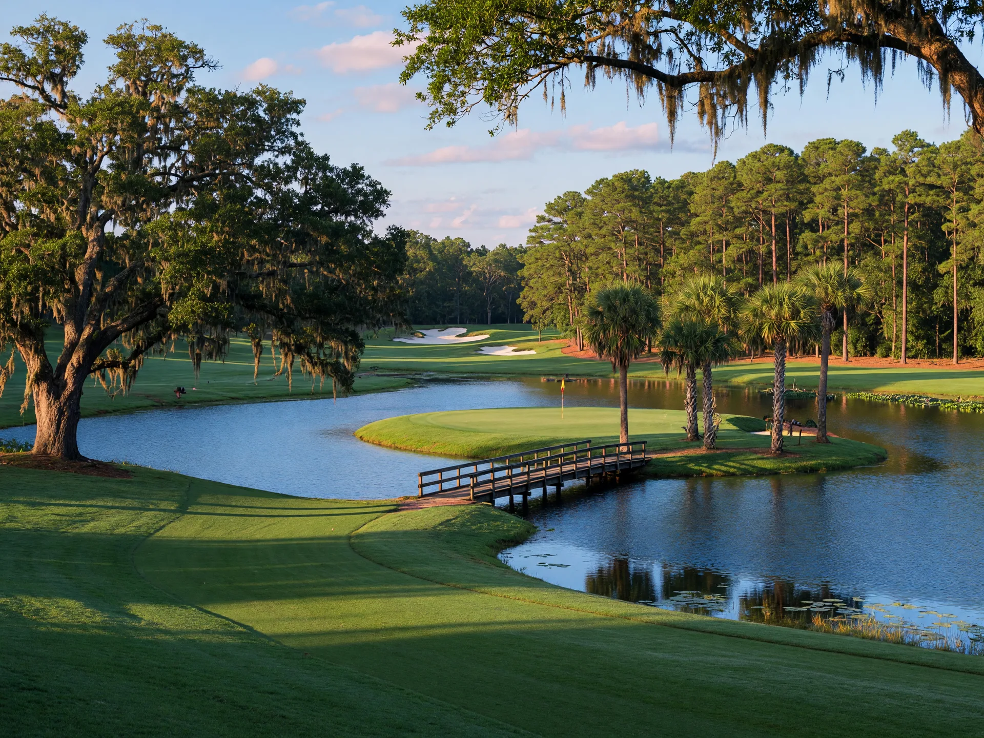 Man O' War Golf Club pond and island green near Carolina Forest Myrtle Beach SC