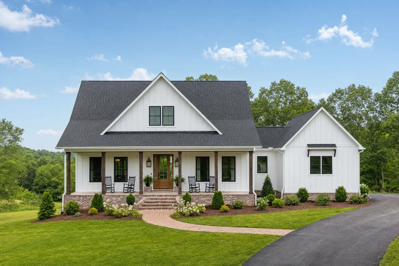 Modern farmhouse at 320 Mount Olivet Rd, War Trace TN