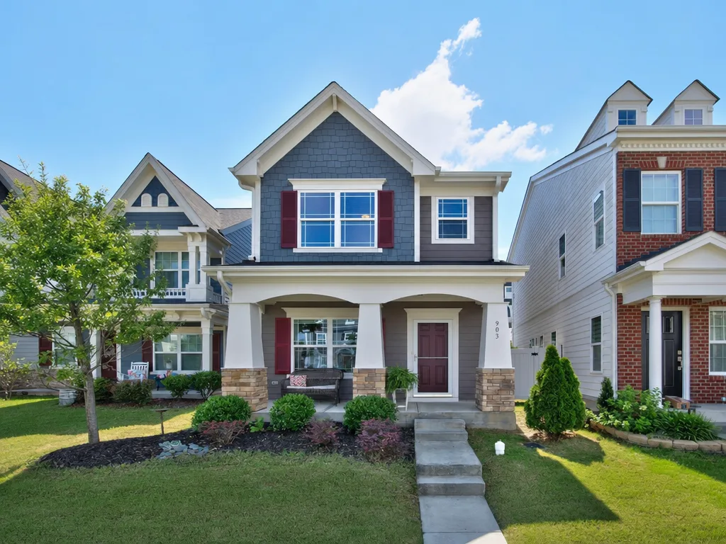 Craftsman-style home in The Villages of Apex, Apex NC
