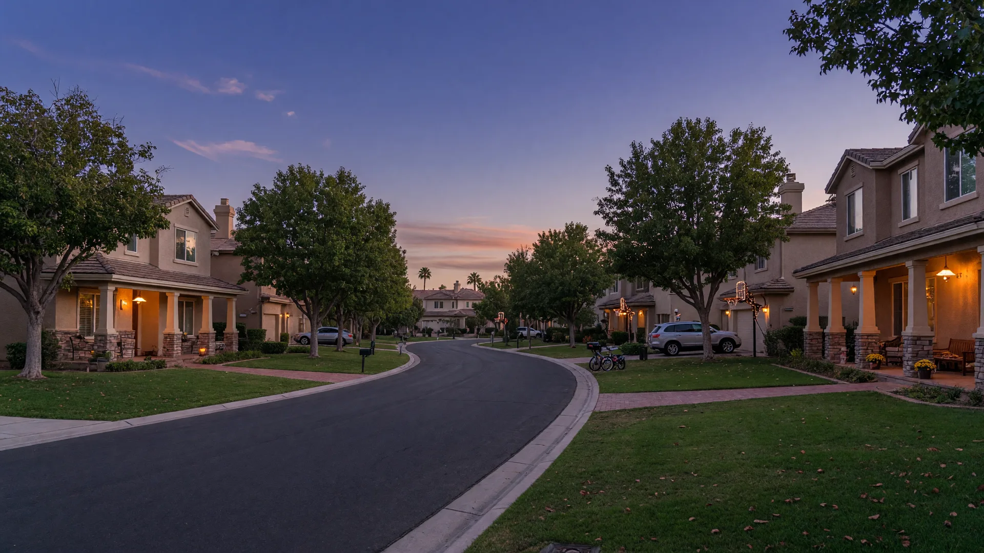 Sunny Glendale neighborhood scenery in the Phoenix metro area