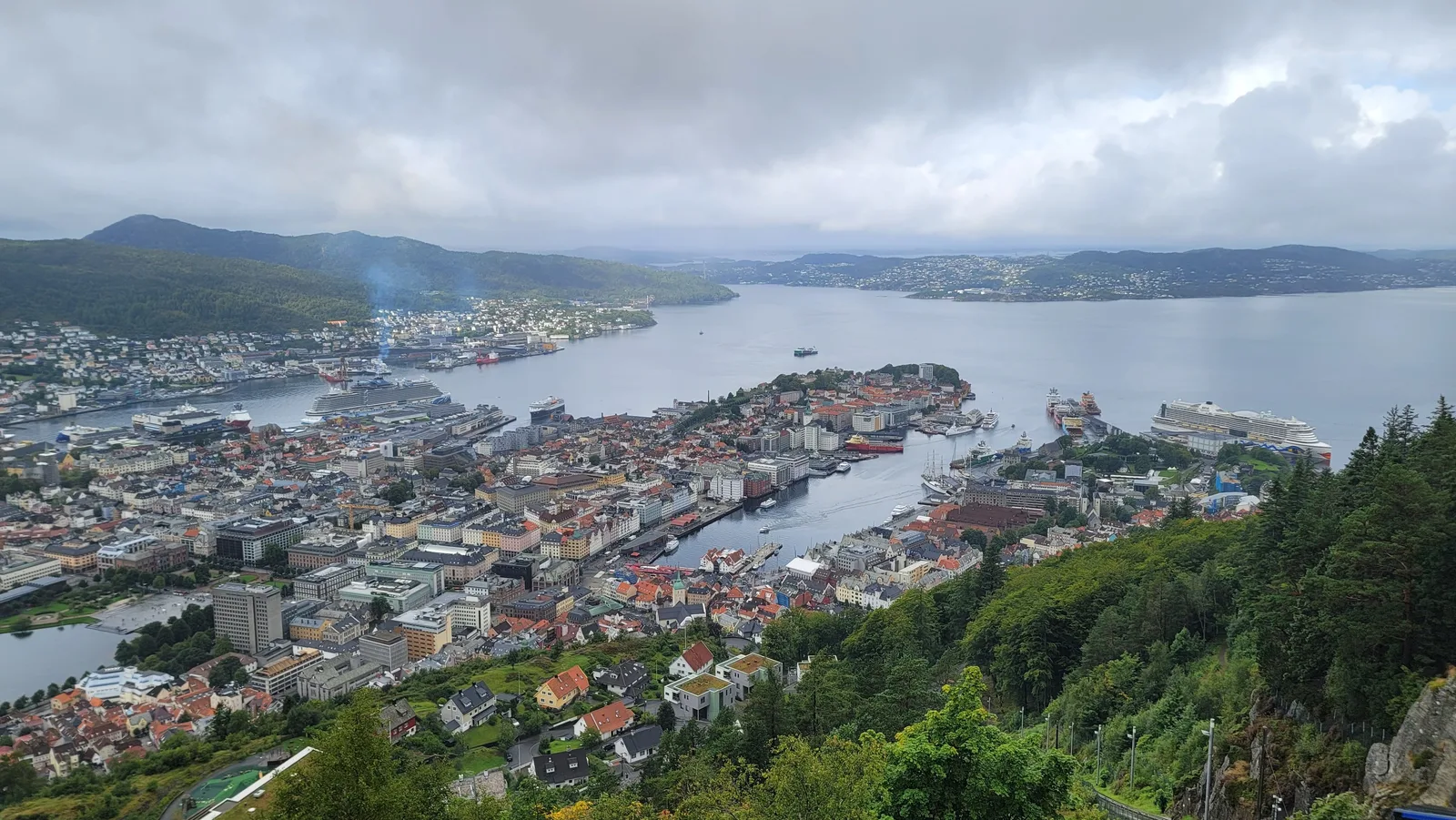 Bergen visto desde el monte Fløyen, Noruega