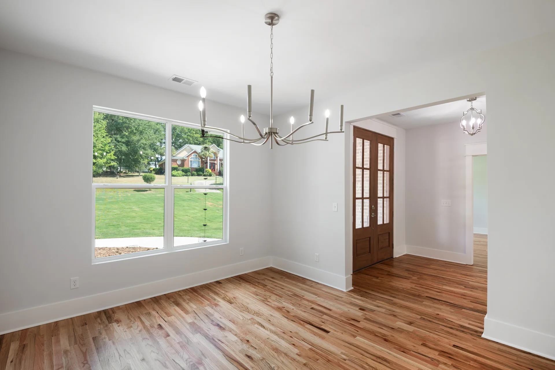 Separate dining room just off the entry