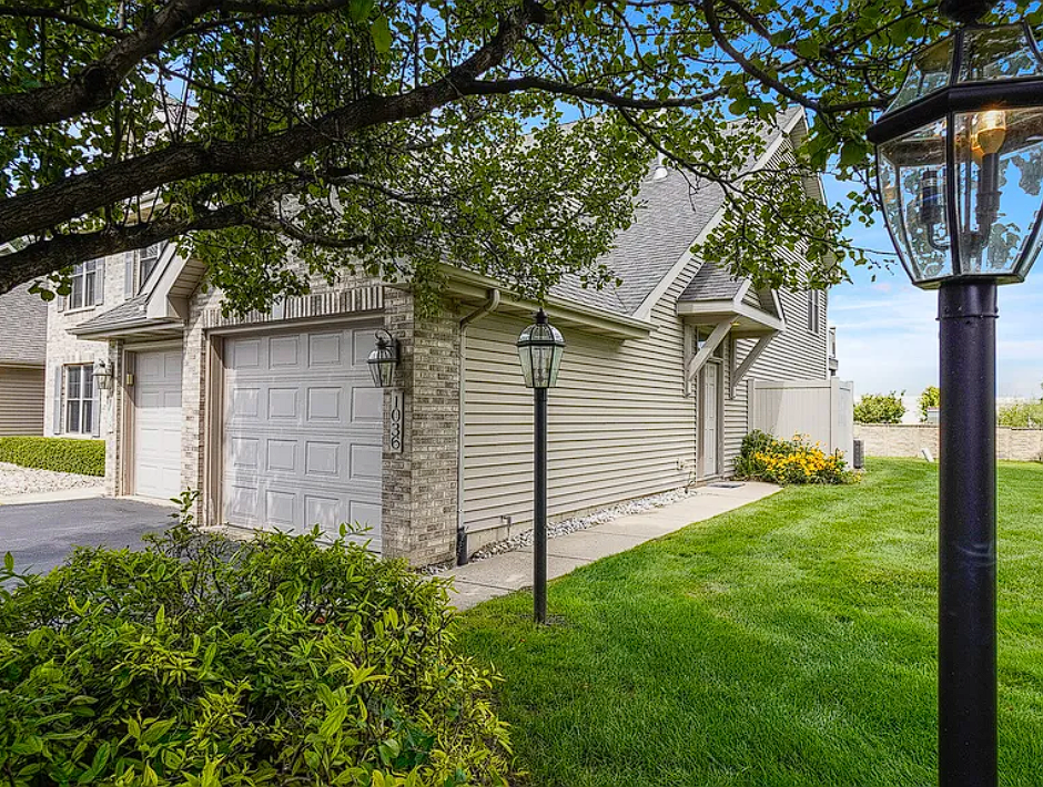 1036 Lakewood Ct, Schererville, IN - Sold listing