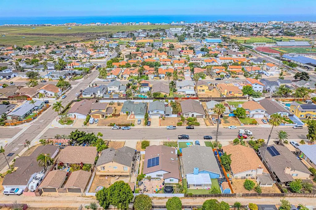 1165 E Ln, Imperial Beach, CA 91932, property photo 2 of 19