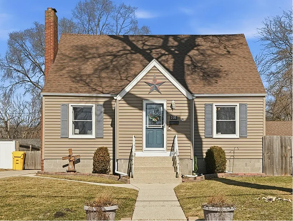 706 W Lake St, Griffith, IN - Sold listing