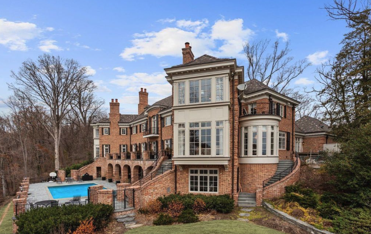 Luxury estates in Potomac Maryland