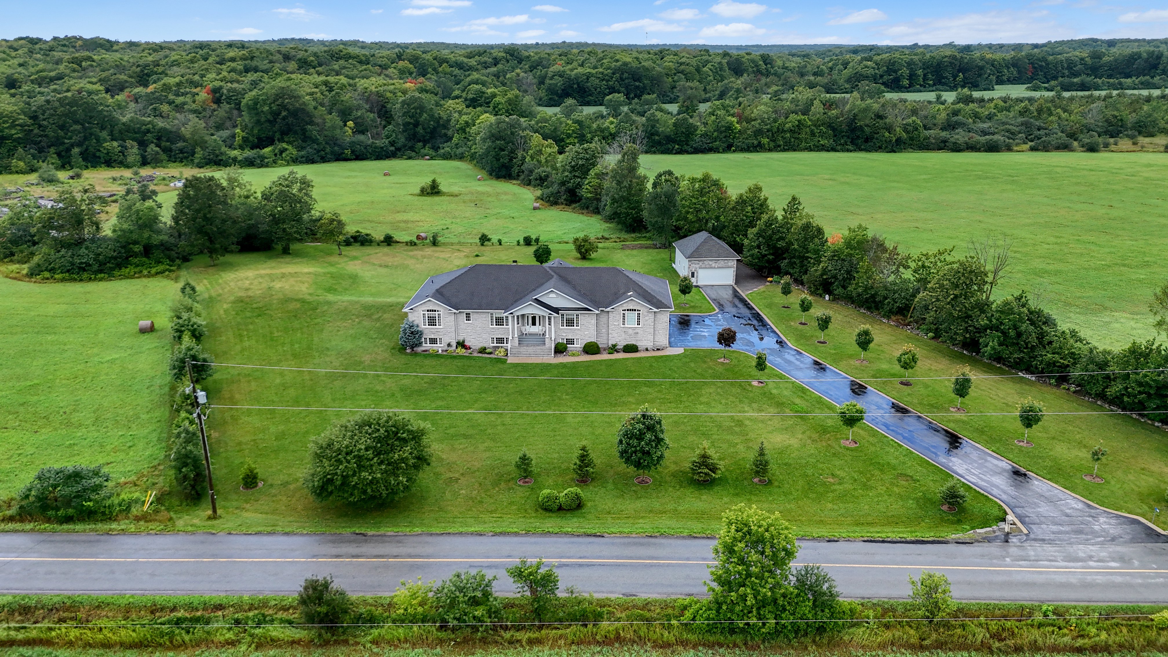 3081 Latimer Road - Luxury Country Estate in Frontenac South