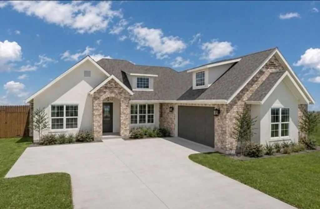 1707 Twin Oaks Cir, Brenham TX — new construction home with farmhouse flair under construction