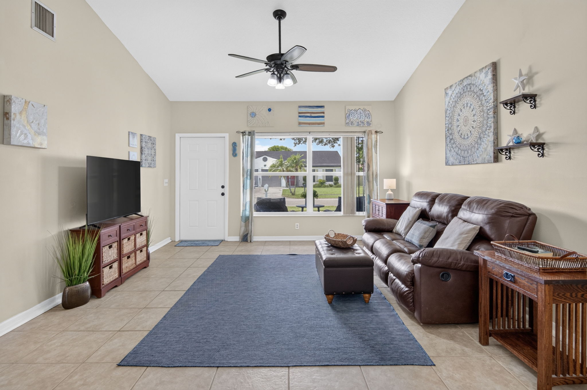 Front view of the just listed Lake Worth home at 7919 Blairwood Circle South