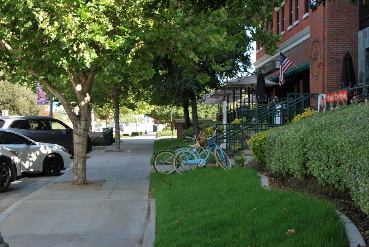 Quaint shops and dining options along Washington Avenue in Old Town Murrieta