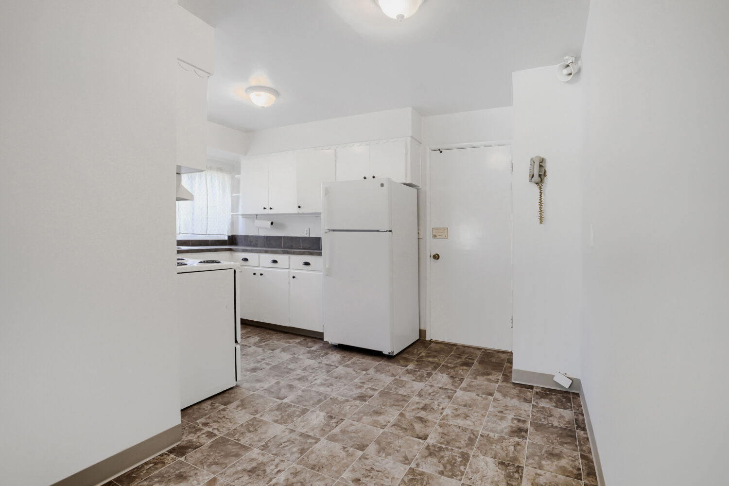 Photo 10 of 25 at 1147 SE 174th Ave, Portland, OR