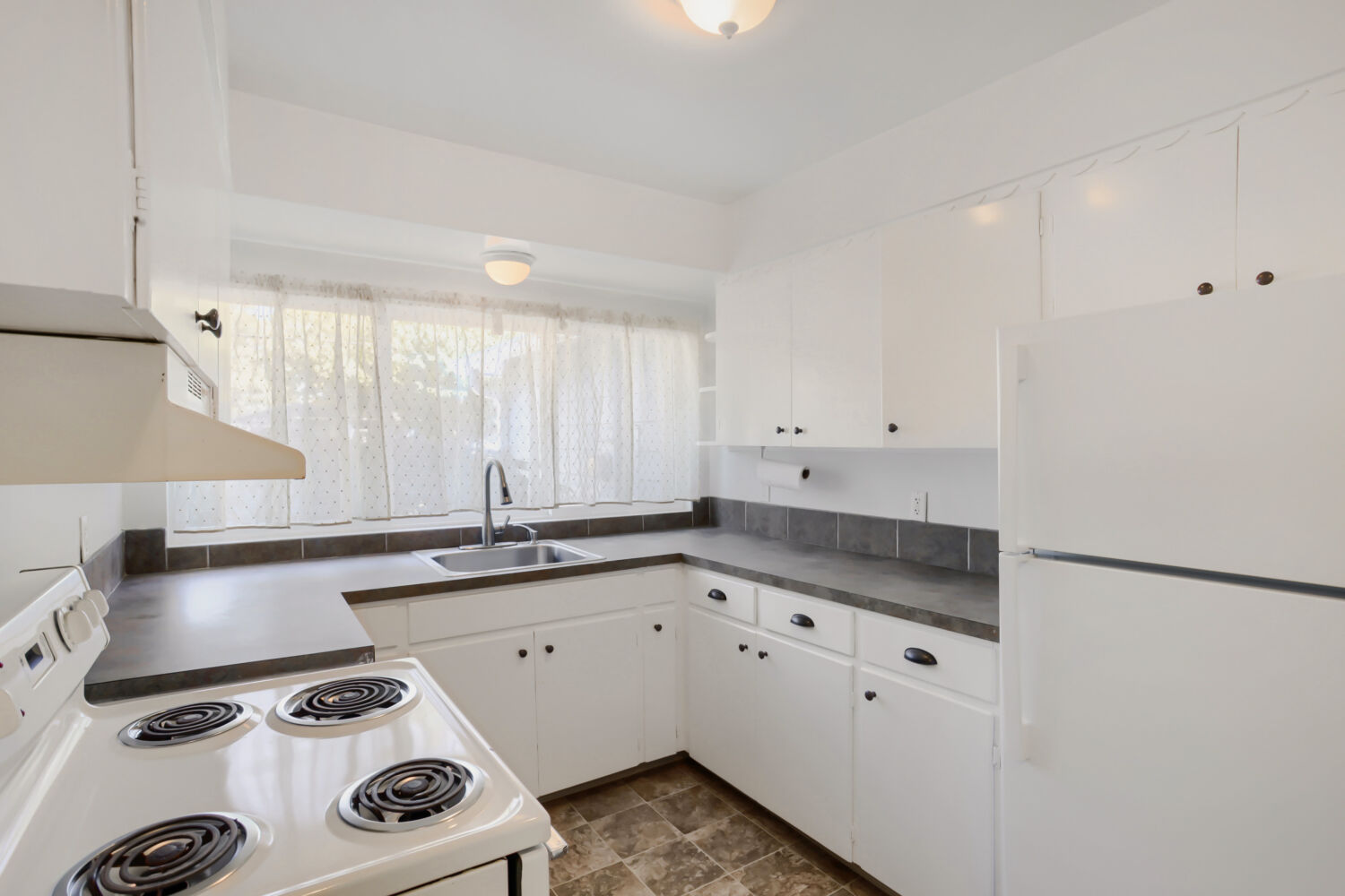 Photo 9 of 25 at 1147 SE 174th Ave, Portland, OR