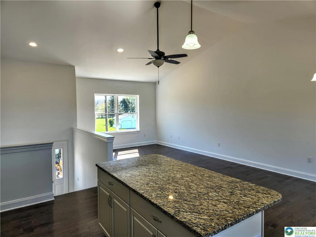 3307 Kennedy Drive interior detail
