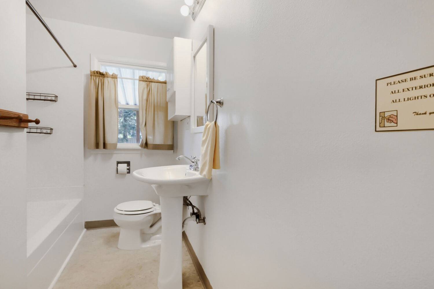 Photo 16 of 25 at 1147 SE 174th Ave, Portland, OR