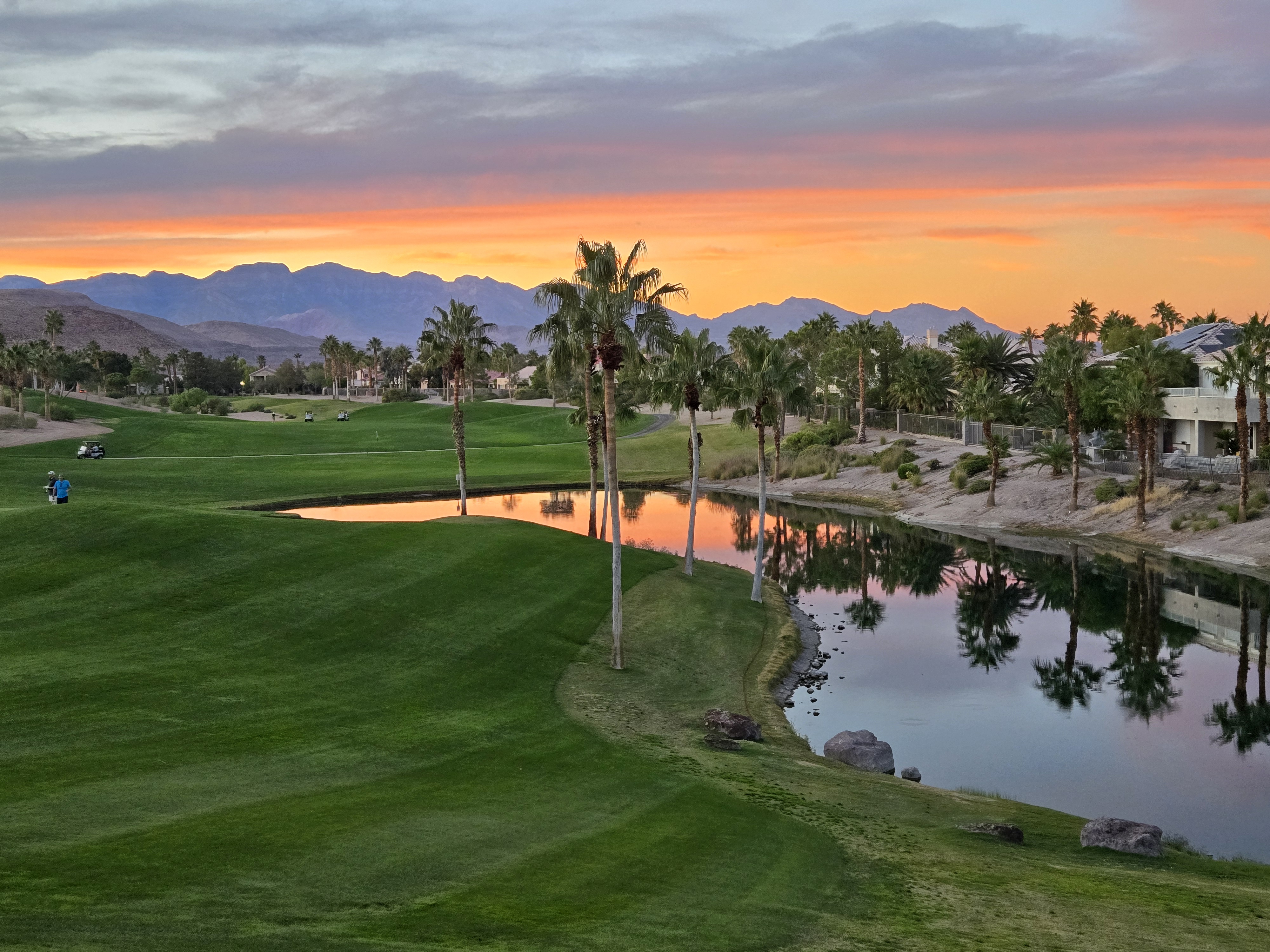 Rhodes Ranch golf course and mountain views