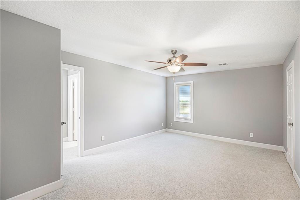 Bedroom with carpet