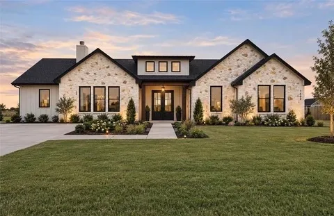 New construction luxury home in Corpus Christi