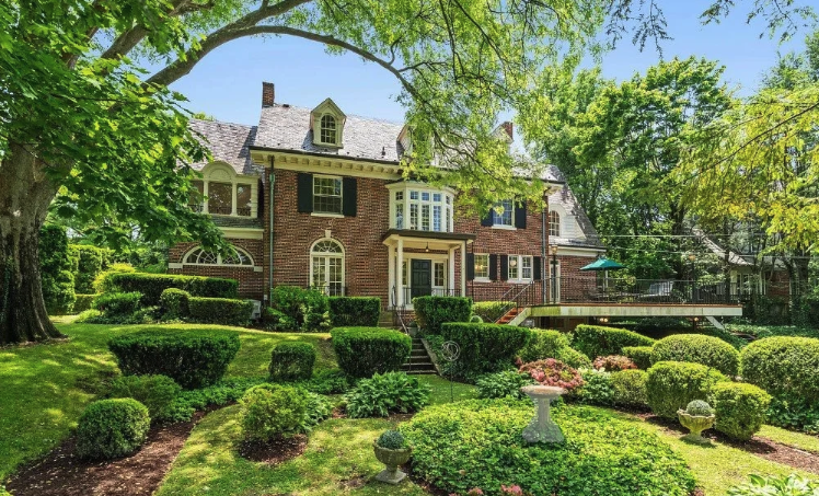Elegant homes in Chevy Chase Maryland