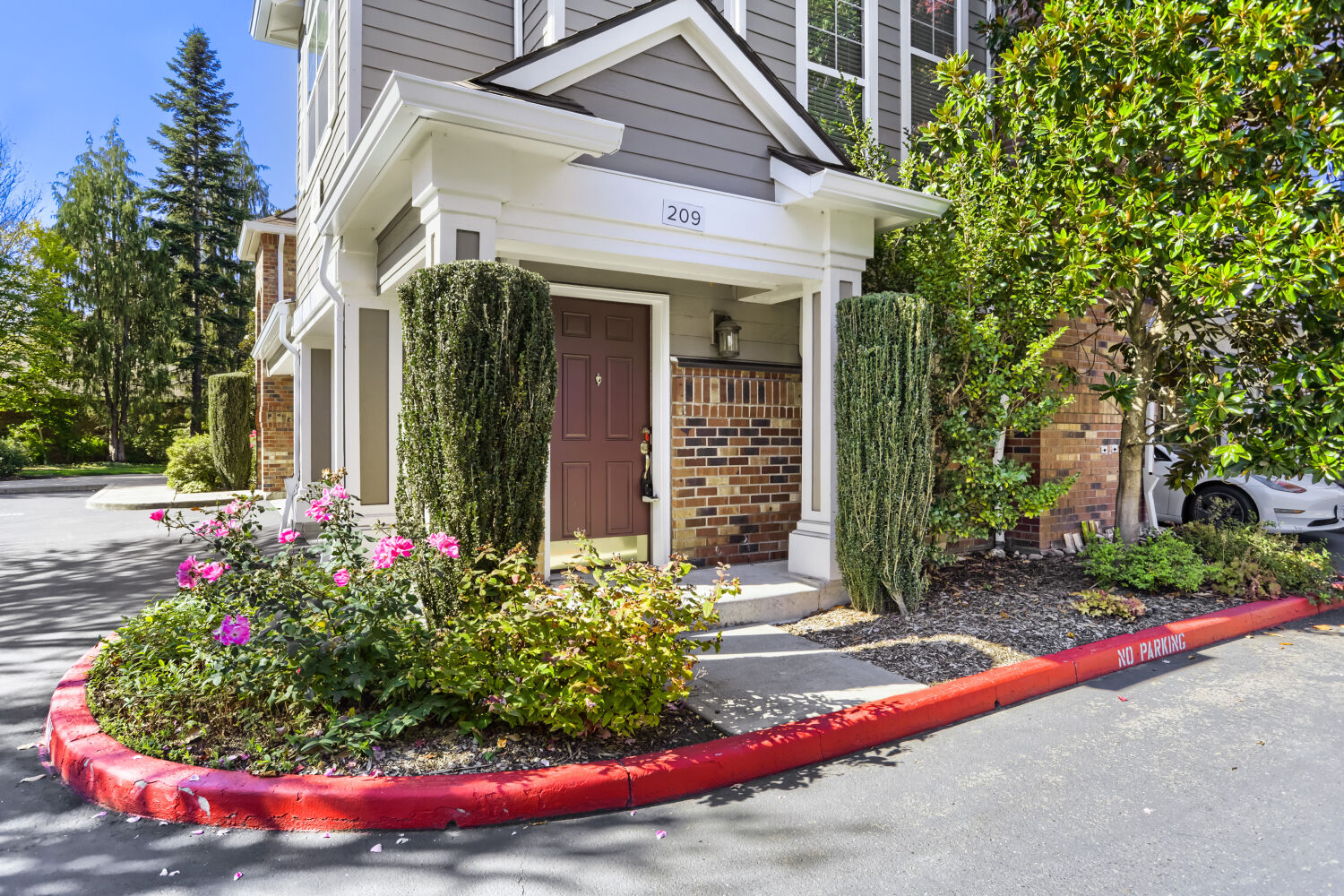 Photo 4 of 25 at 1231 NE Horizon Loop #209, Hillsboro, OR