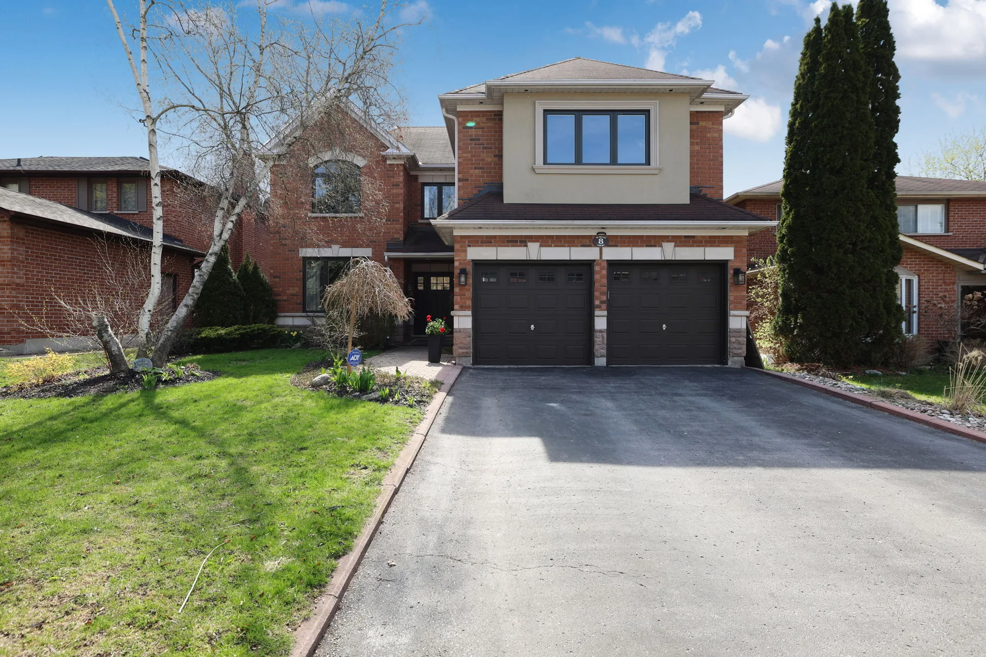 Sold property at 8 McQuaid Crt in Holland Landing — East Gwillimbury